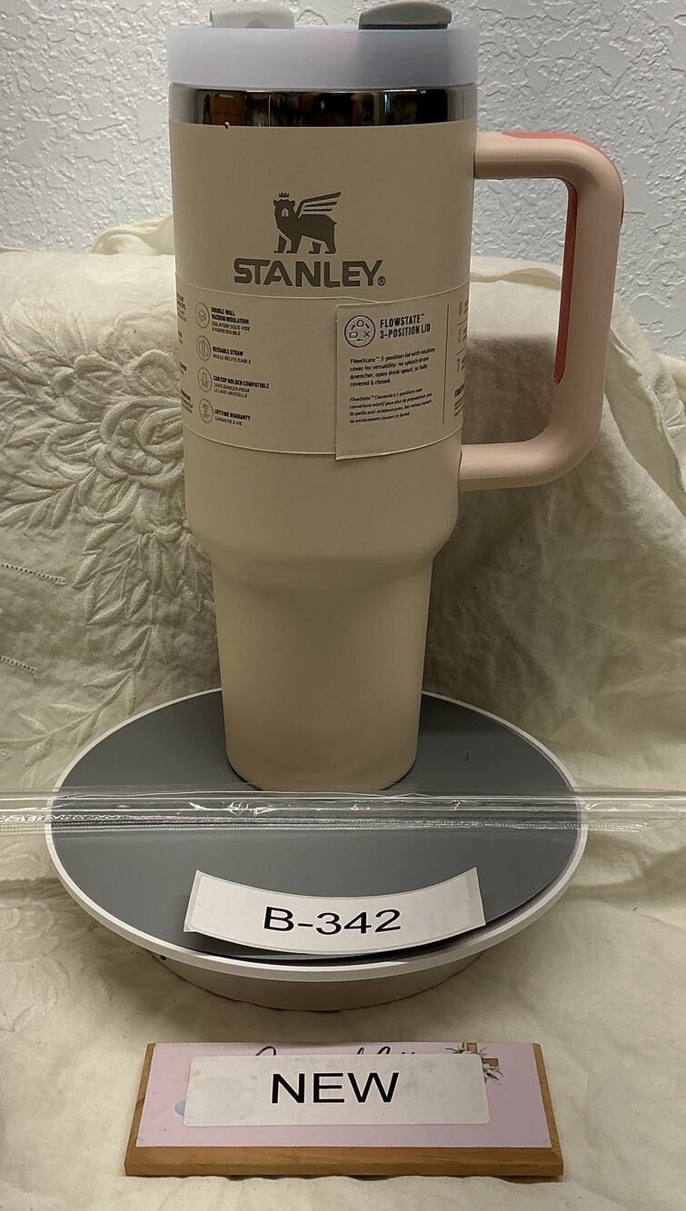NEW IN BOX, CREAM STANLEY 40oz TUMBLER B-342